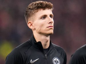 Everton Selesaikan Kesepakatan Pinjaman Untuk Pemain Sayap Napoli Jesper Lindstrom