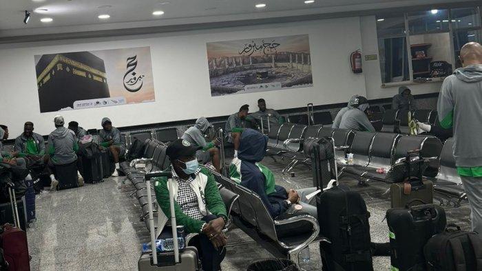 Tim Nigeria Terlantar di Bandara: Tanpa Makan dan Minum